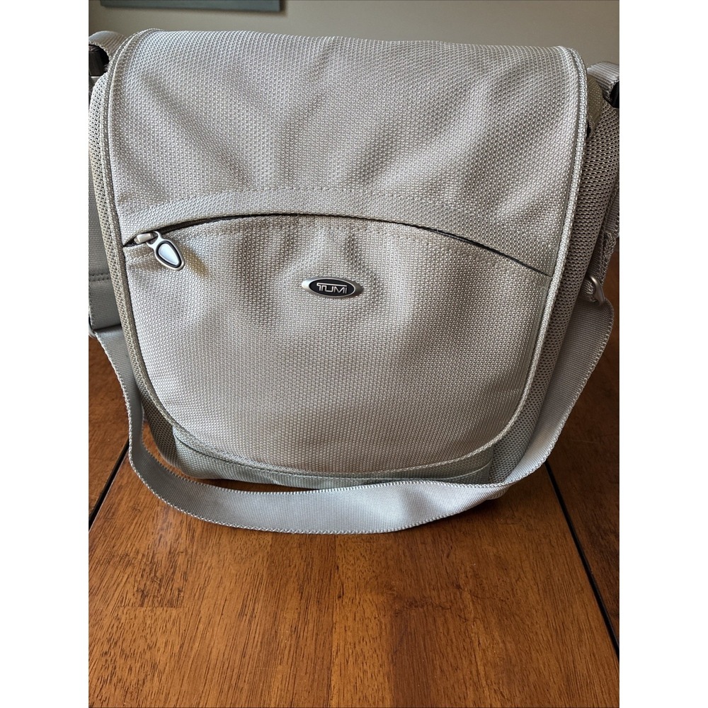 Tumi T3 Apex Men's Women's Travel Tote Shoulder Bag Strap Classic Style Silver - Picture 3 of 16